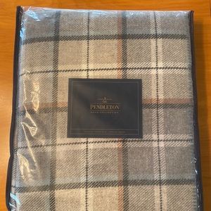Pendleton blanket 66”x 96” gray / blue